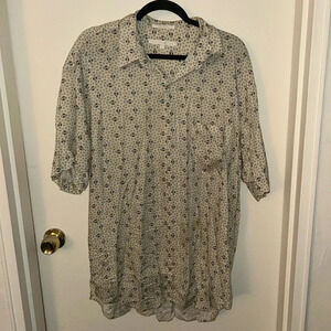😍Perry Ellis 100% rayon short sleeve button down size large